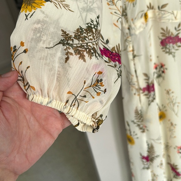 Uniqlo Maxi/Midi Floral & Cream Flowy Dress, Size XS - Picture 4 of 9